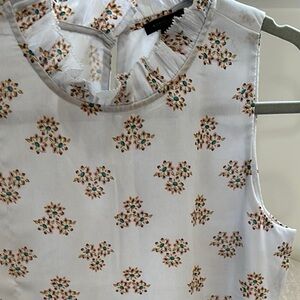 Ann Taylor. Floral Sleeveless Top